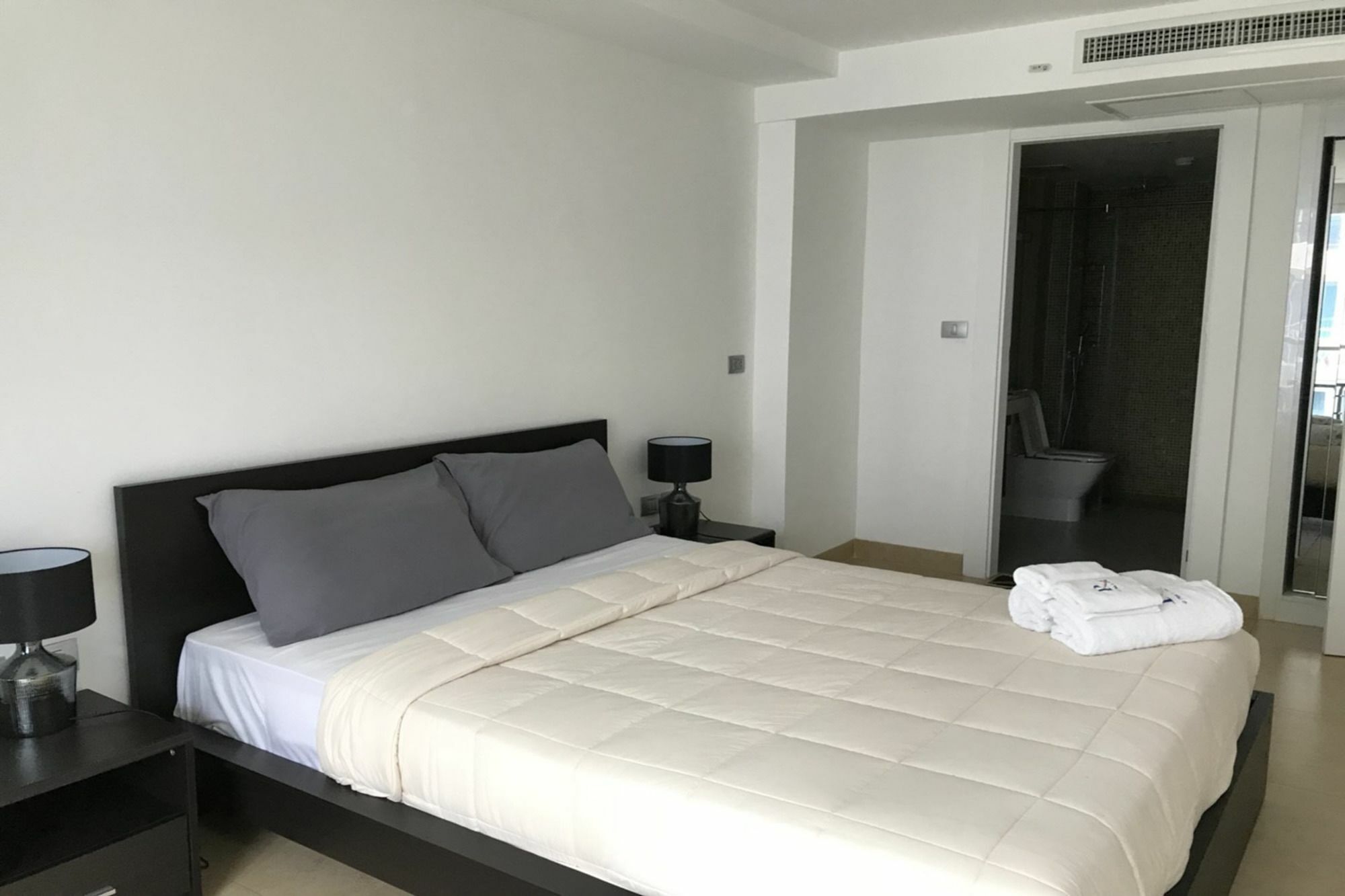 Uplus Avenue Residence Pattaya Exterior foto